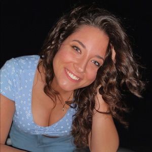 Meet your Posher, Lacey